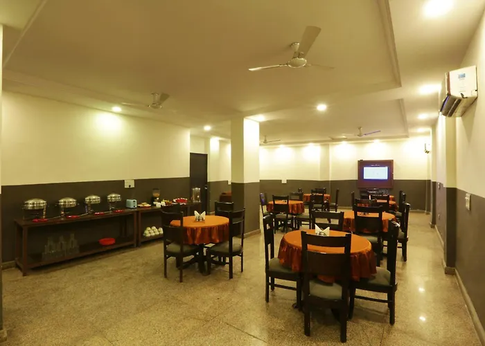 Hotel Classic Park At Airport New Delhi